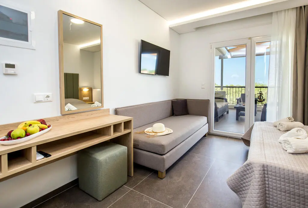 Cozy Suite with a Sea View